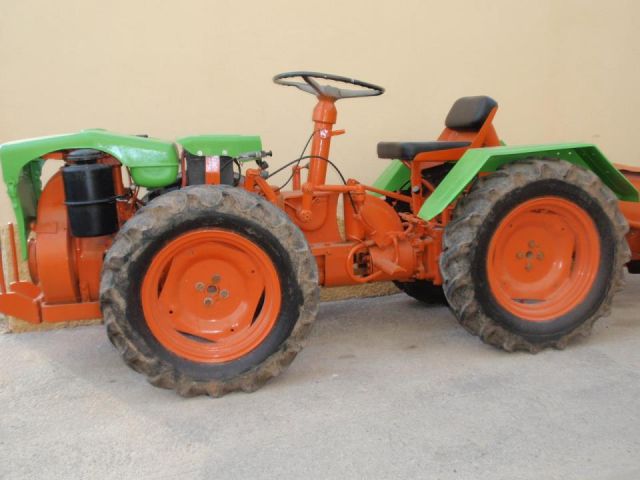 Tractor Articulado Pasquali 18 CV.