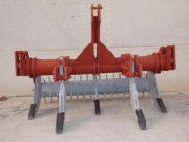 Subsolador de  5 Brazos con Rulo 